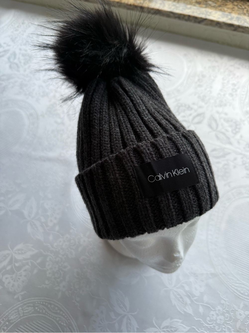 Calvin Klein Dark Gray Knit Ribbed Pom Winter Beanie Hat Cap NWOT OSFM Stretchy